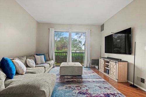 178 Sandcastle Ky, Secaucus, NJ, 07094-2206 | Card Image