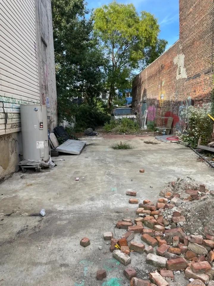 11 W 9Th St, New York, NY 10003