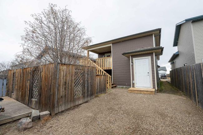 8925 70 Avenue, Home with 3 bedrooms, 2 bathrooms and 3 parking in Grande Prairie AB | Image 25