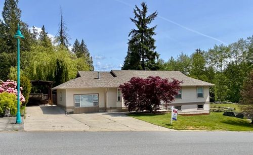 5916 St Andrews Pl, Sechelt, BC, V7Z0L7 | Card Image