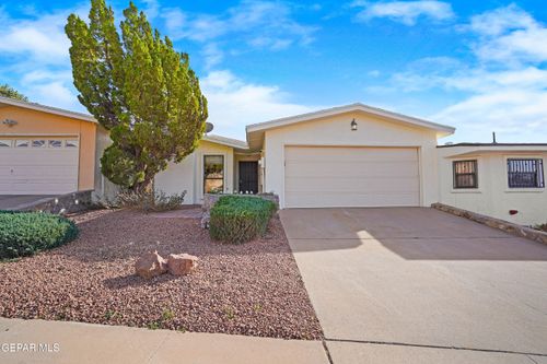 6160 Los Robles Dr, El Paso, TX, 79912-1933 | Card Image