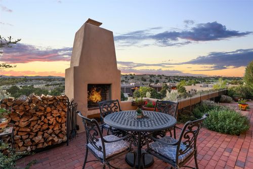 14 E Avenida Sebastian, Santa Fe, NM, 87506-3502 | Card Image