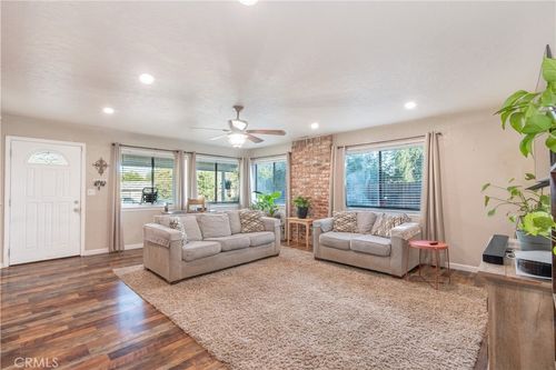 465 Mesa Grande Dr, Shandon, CA, 93461-4520 | Card Image