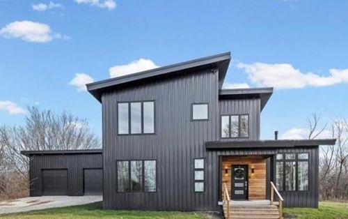 1371 1300th St, Iola, KS, 66749-1681 | Card Image