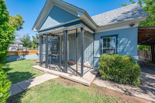 211 W Tilden St, Roswell, NM, 88203-5746 | Card Image
