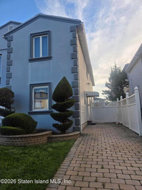 1-32 Furness Pl, Staten Island, NY, 10314-6206 | Card Image