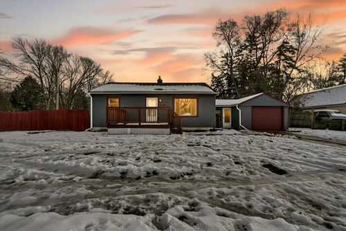 4613 Stafford Ave, Lansing, MI, 48910-7423 | Card Image