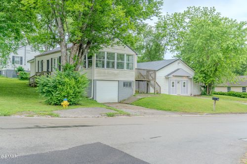 835 E Lincoln Rd, Alcoa, TN, 37701-2835 | Card Image