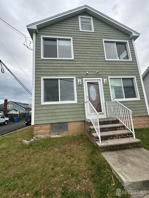 2-111 Bayview Dr, South Amboy, NJ, 08879-2823 | Card Image