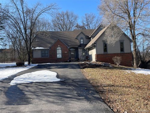 4765 Woodbine Cir, West Bloomfield, MI, 48323-2292 | Card Image