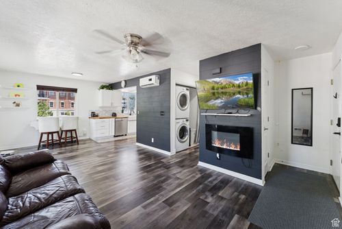 258 W 400 N, Orem, UT, 84057-4661 | Card Image