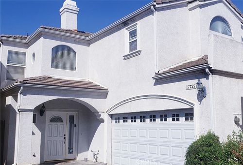 17727 Merridy St, Northridge, CA, 91325-1327 | Card Image
