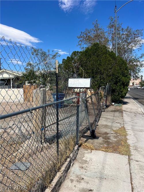6160 Yellowstone Ave, Las Vegas, NV, 89156-5837 | Card Image
