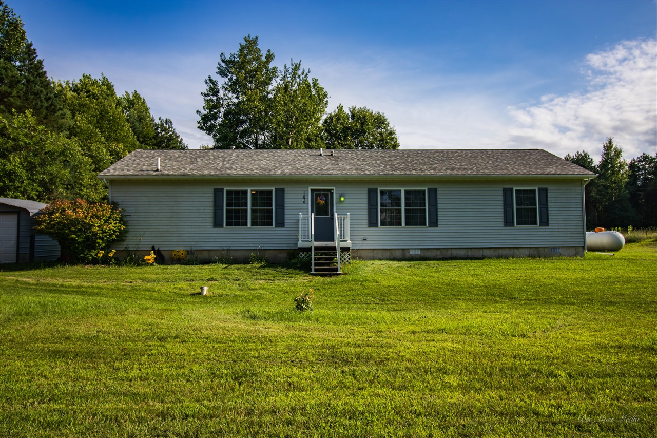 Stultz St, Rockford, MI 49341