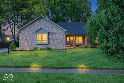 5475 Steven Dr, Greenwood, IN, 46142-7704 | Card Image