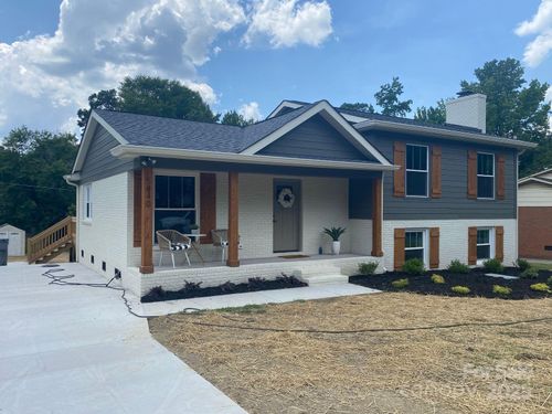 5840 Charing Pl, Charlotte, NC, 28211-4319 | Card Image
