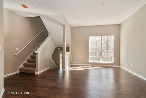 1325 Chestnut Ln, Yorkville, IL, 60560-4549 | Card Image