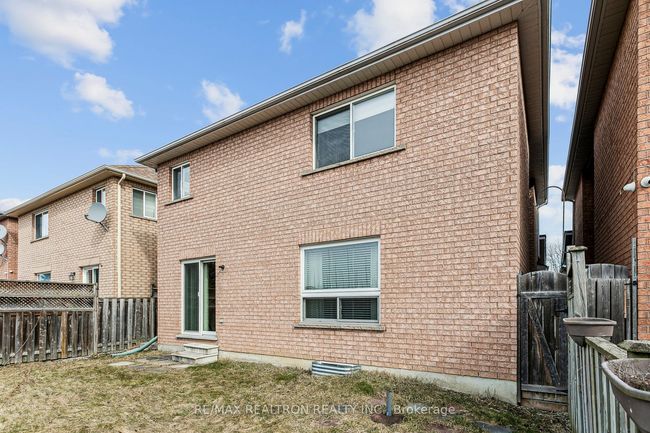 42 Queen Mary Dr, House other with 3 bedrooms, 3 bathrooms and 2 parking in Brampton ON | Image 40