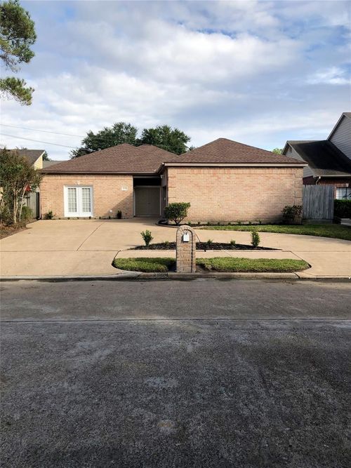 10310 Chevy Chase Dr, Houston, TX, 77042-2446 | Card Image