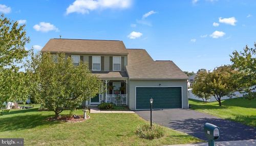 16 Augusta Dr, Pottstown, PA, 19464-7202 | Card Image
