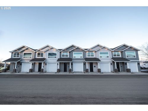 107 W Alder St, Joseph, OR, 97846-1215 | Card Image