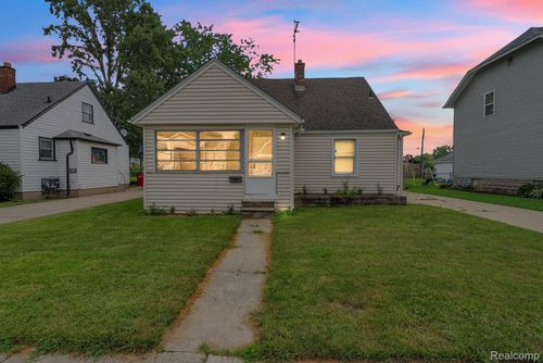 25616 Hoffmeyer St, Roseville, MI, 48066-3840 | Card Image