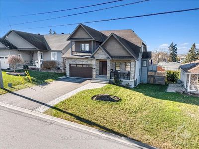 246 Lera St, House other with 3 bedrooms, 4 bathrooms and 6 parking in Smiths Falls ON | Image 2