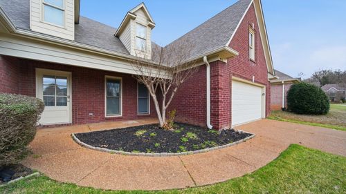 9178 Old Brook Cv, Cordova, TN, 38018-2912 | Card Image