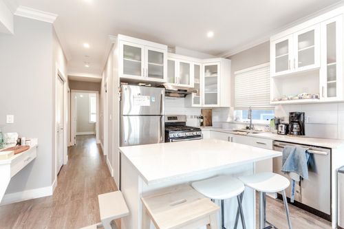 301-4573 Slocan St, Vancouver, BC, V5R1Z8 | Card Image