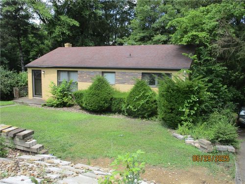 77 Bellview Cir, Mc Kees Rocks, PA, 15136-1106 | Card Image