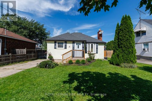 27 Cedardale Ave, St. Catharines, ON, L2P1B2 | Card Image