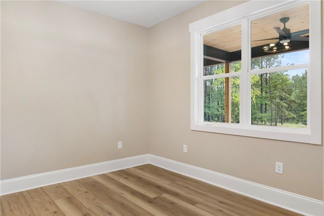 Front bedroom. | Image 14