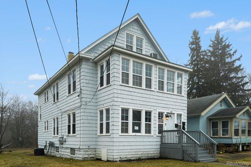 20 Frank St, Pontiac, MI, 48342-2411 | Card Image