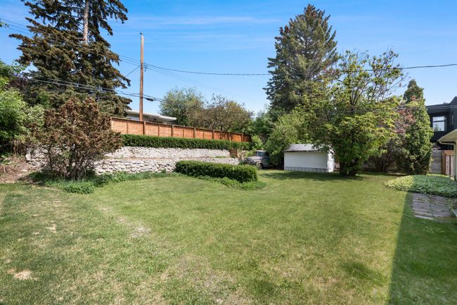 1208 39 Avenue Sw, Home with 3 bedrooms, 2 bathrooms and 6 parking in Calgary AB | Image 14