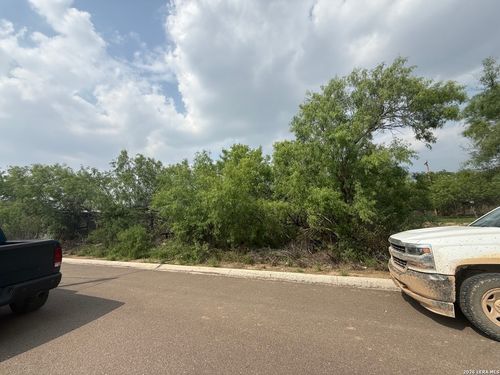 1711 Matamoros, Cotulla, TX, 78014-2812 | Card Image