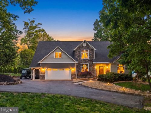20149 Oak River Ct, South Chesterfield, VA, 23803-1093 | Card Image
