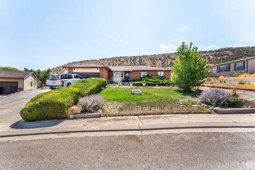4571 W Hillside Dr, Vernal, UT, 84078-9400 | Card Image