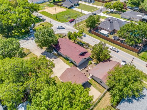 401 S 4th St, Crandall, TX, 75114-2807 | Card Image