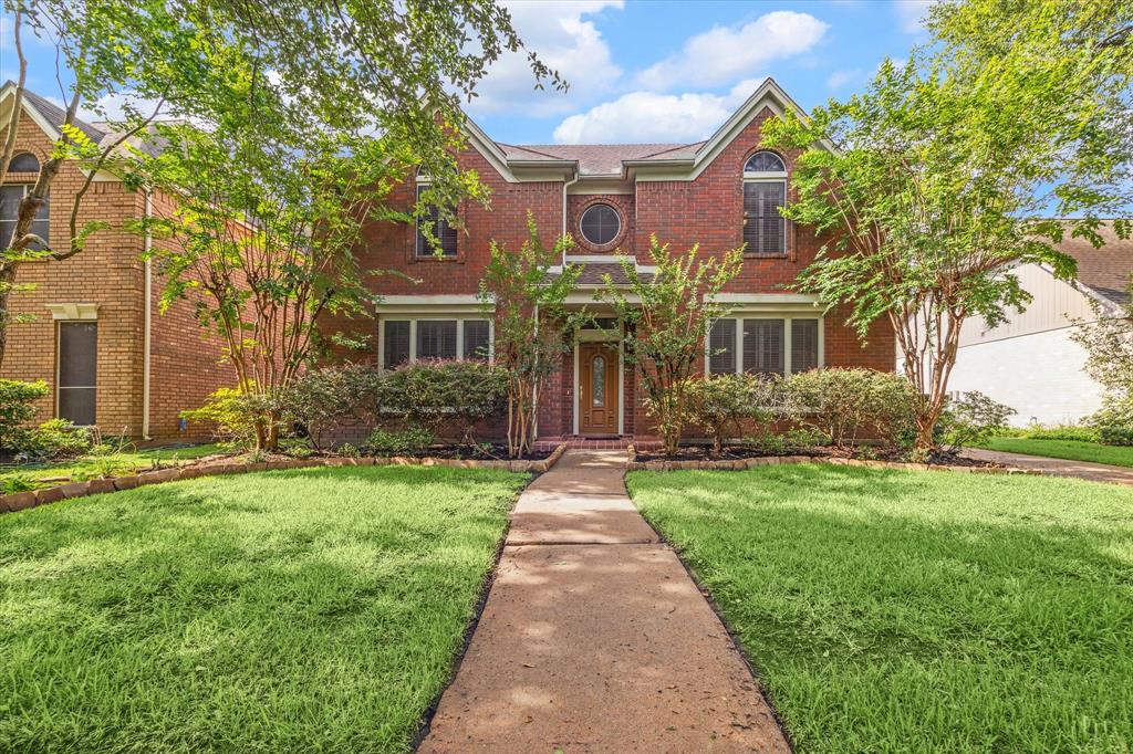 Hall Dr, Sugar Land, TX 77478