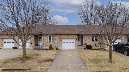 247 Martha St, Goderich, ON, N7A3B4 | Card Image