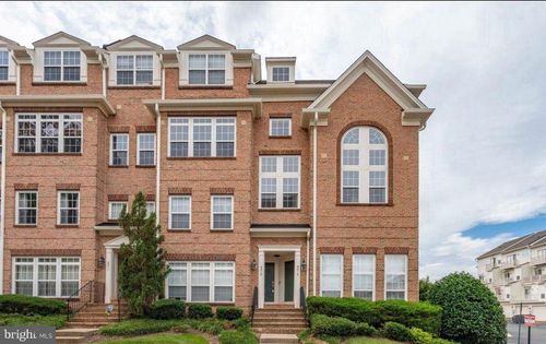 9515 Walker Way, MANASSAS PARK, VA, 20111-3085 | Card Image