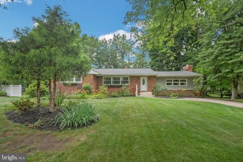 36 Ranoldo Ter, Cherry Hill, NJ, 08034-2132 | Card Image