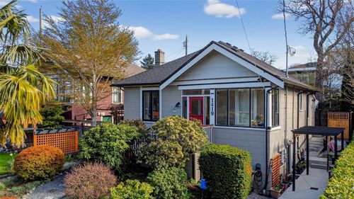 1419 Haultain St, Victoria, BC, V8R2J6 | Card Image