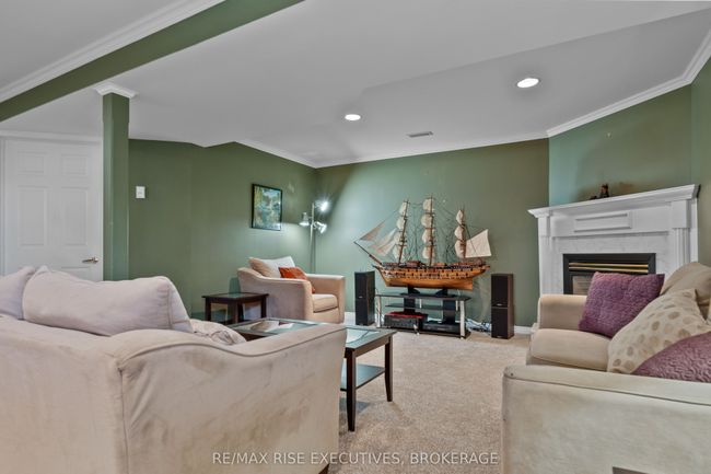 32 Abbey Dawn Dr, House other with 3 bedrooms, 3 bathrooms and 4 parking in Bath ON | Image 27