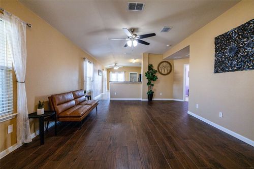 1514 Wedgewood Cv, Lockhart, TX, 78644-2126 | Card Image