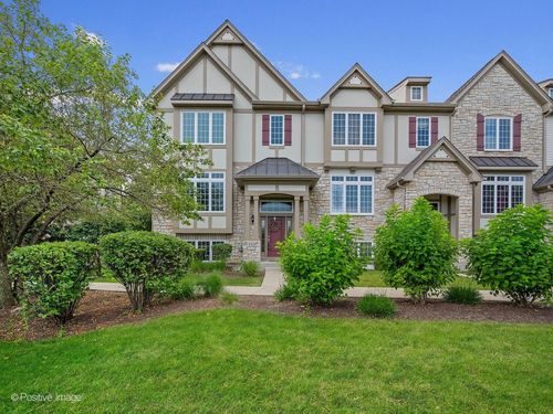 332 Castle Cir, Carol Stream, IL, 60188-3382 | Card Image