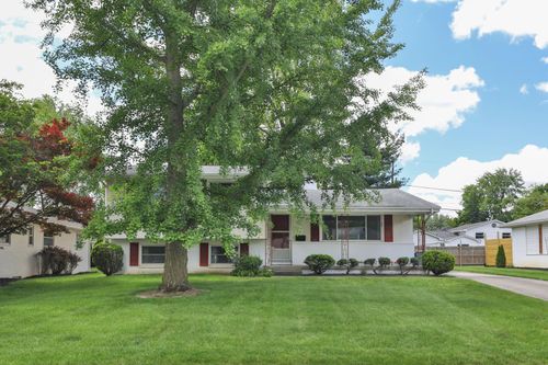 999 Brentford Drive, Columbus, OH, 43220 | Card Image