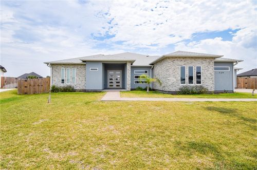 729 Battle Creek Dr, Corpus Christi, TX, 78415-4448 | Card Image