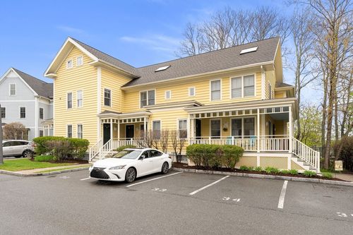 11-11 Russell Pl, Arlington, MA, 02474-4801 | Card Image