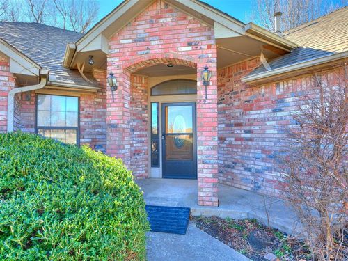 11742 Hollyrock Dr, Yukon, OK, 73099-6553 | Card Image